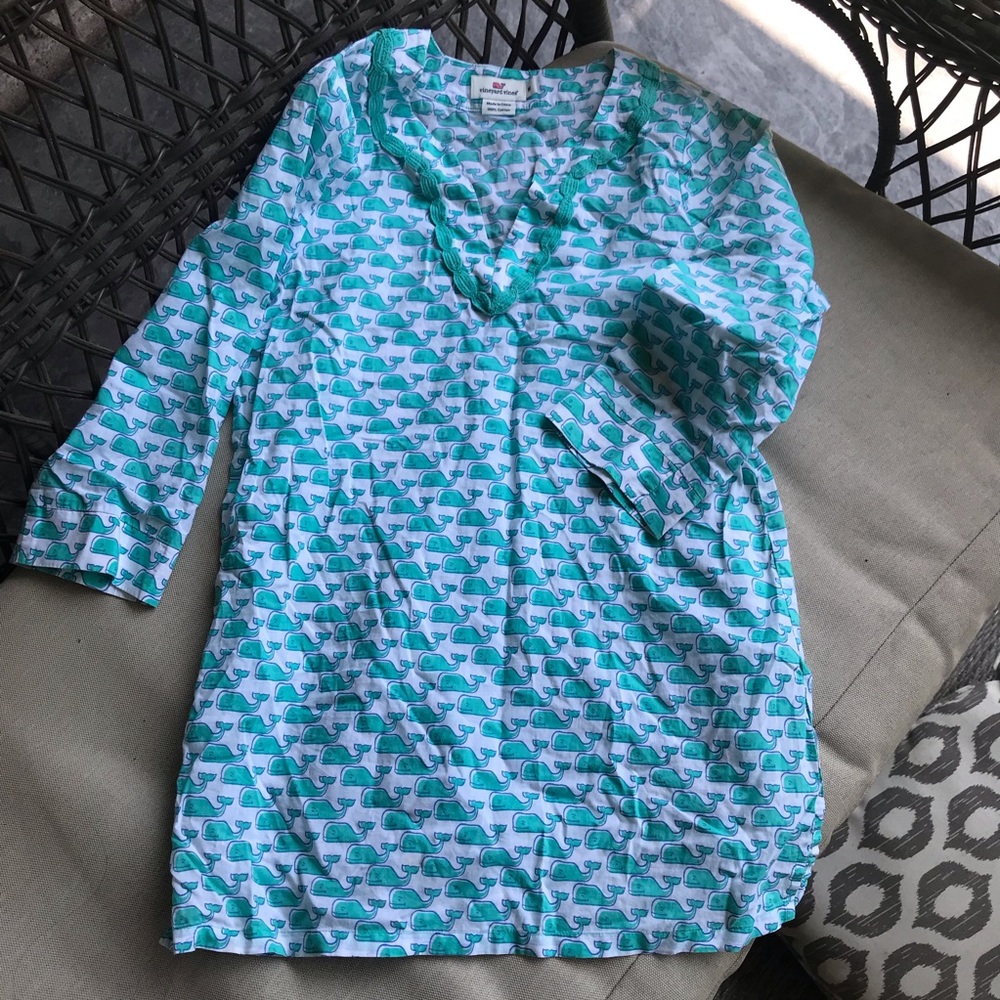 Vineyard Vines whale beach and swim coverup M